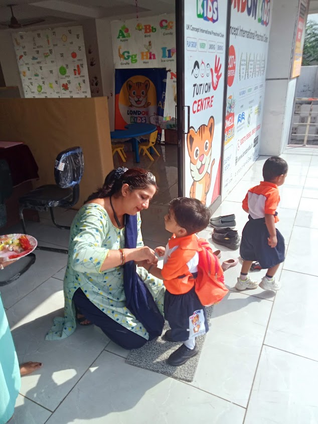 London Kids Pre School - Kids Learning